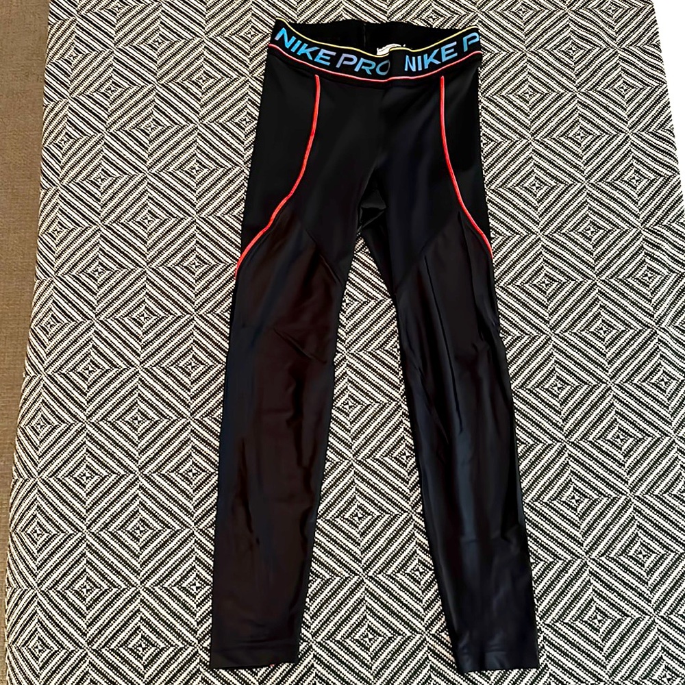 Women’s Nike leggings. Length 7/8. Size small